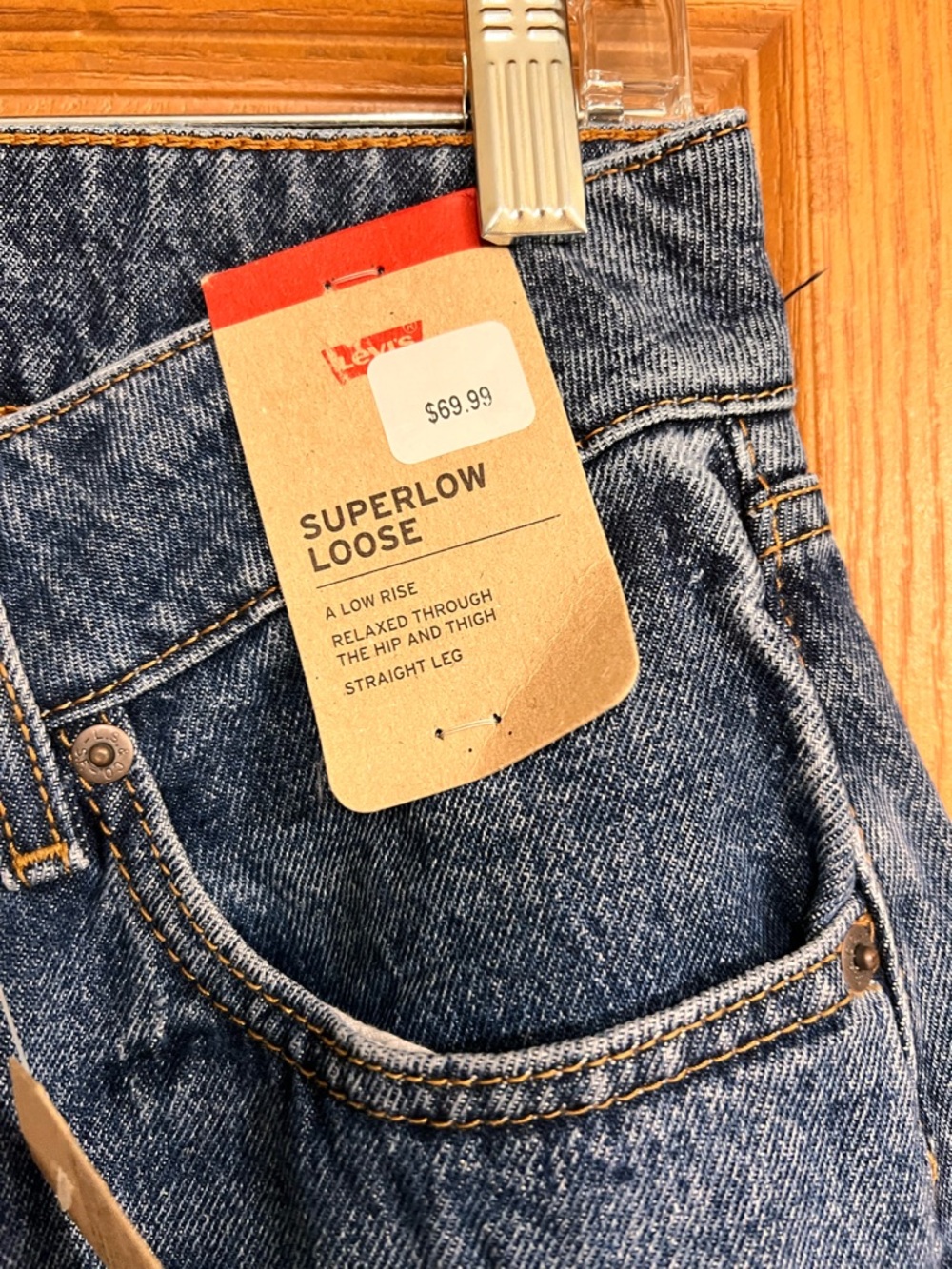 Levi's Superlow Loose Wide-Leg Jeans in Medium Blue Wash - Picture 6 of 8